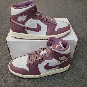 Air Jordan 1 Mid Womens Size 8 Sky J Mauve Pure Platinum Sneakers Violet New